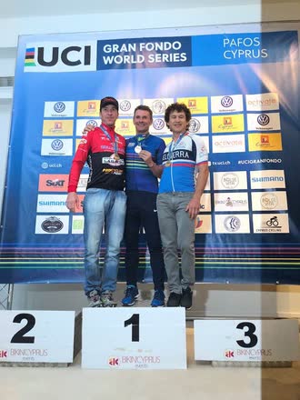 Podium UCI Gran Fondo World Series na Cyprze